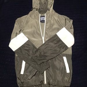 Army green two-tone windbreaker